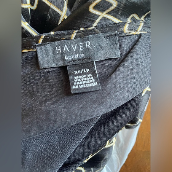 HAVER LONDON Black/Gold Geo Chains VNeck Elastic Cuffs Ruched Waist Blouse - Picture 7 of 7